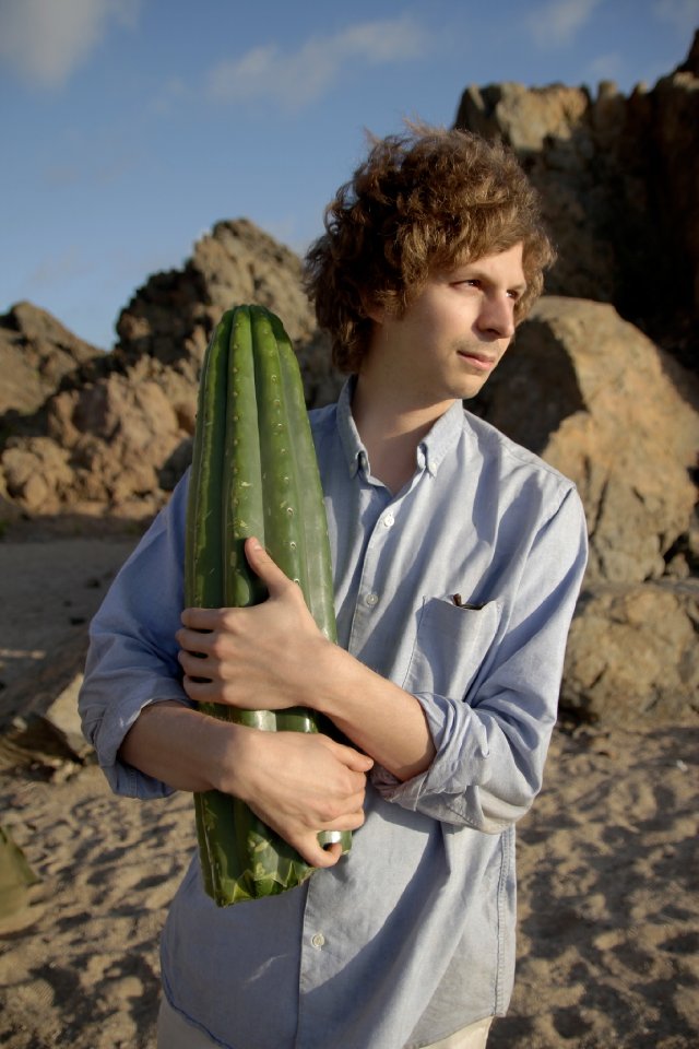 HollywoodandFine.com I know people for whom watching Michael Cera act in anything is akin to nails on a blackboard – or even bamboo splinters under those fingernails. He’s the contraindication […]